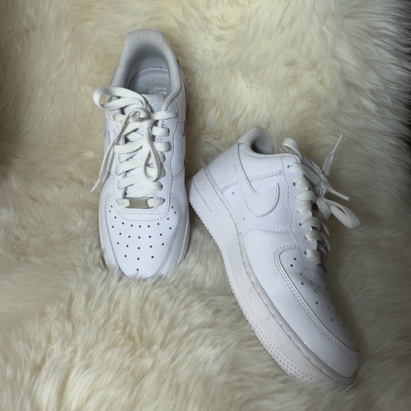 Nike Shoes - Nike AF1 Air Force 1 lightly used great condition
Women’s size US 8
